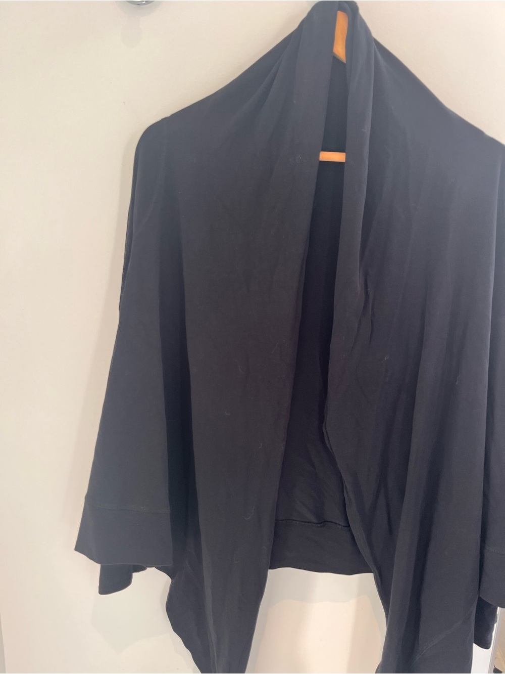 Lululemon black wrap.  No size - fits medium/large